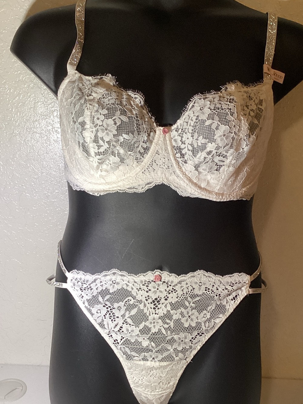 Victoria's Secret White Floral Lace Bra & Thong Set